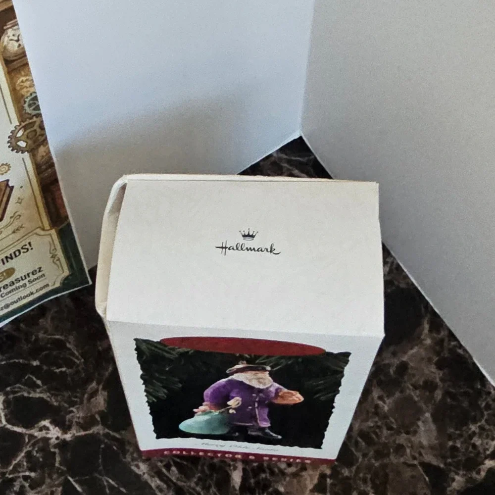 1995 Hallmark Keepsake Merry Olde Santa Ornament 6th in Series Purple Robe